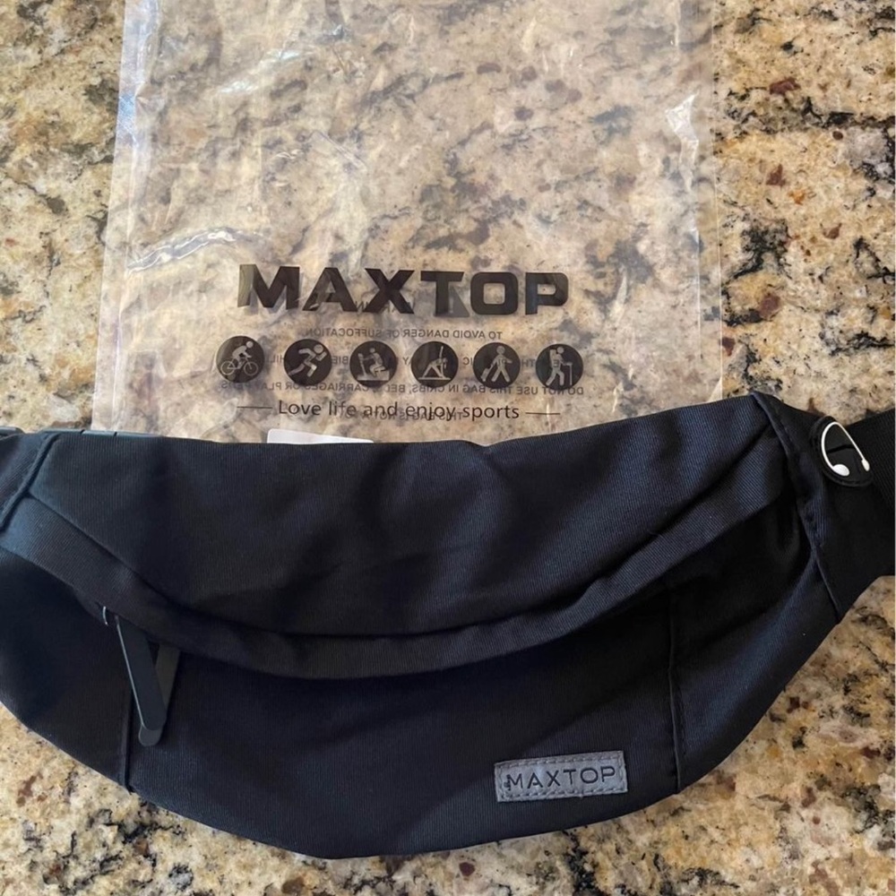 MaxTop Black Crossbody Bag
